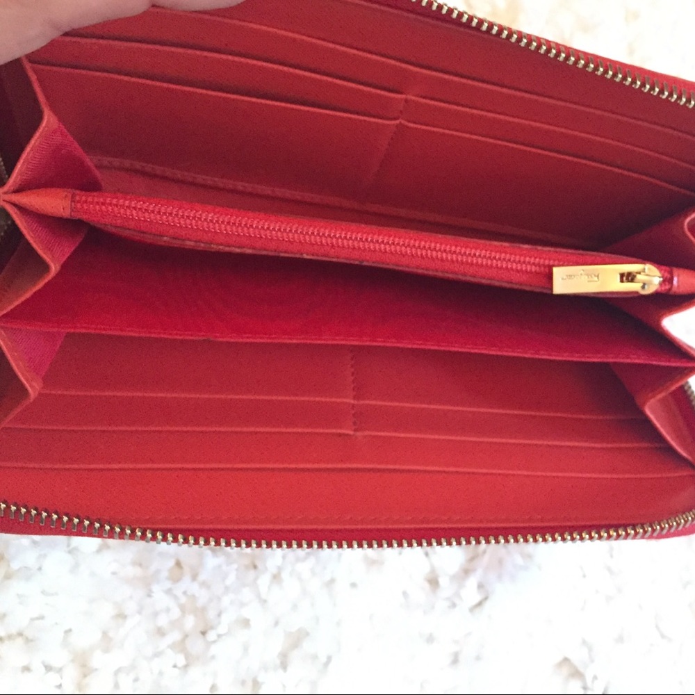 Ferragamo Zip Wallet - Picture 7 of 7